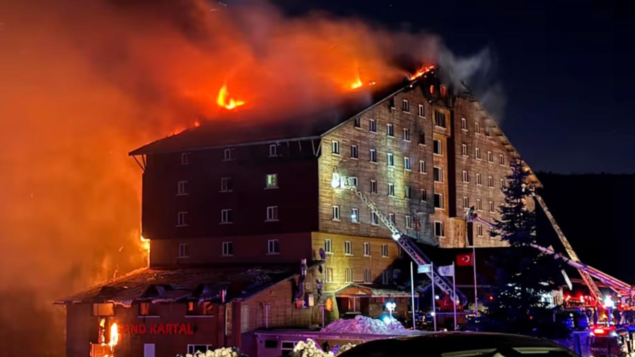 Turecko: Požiar v lyžiarskom stredisku si vyžiadal najmenej 10 obetí