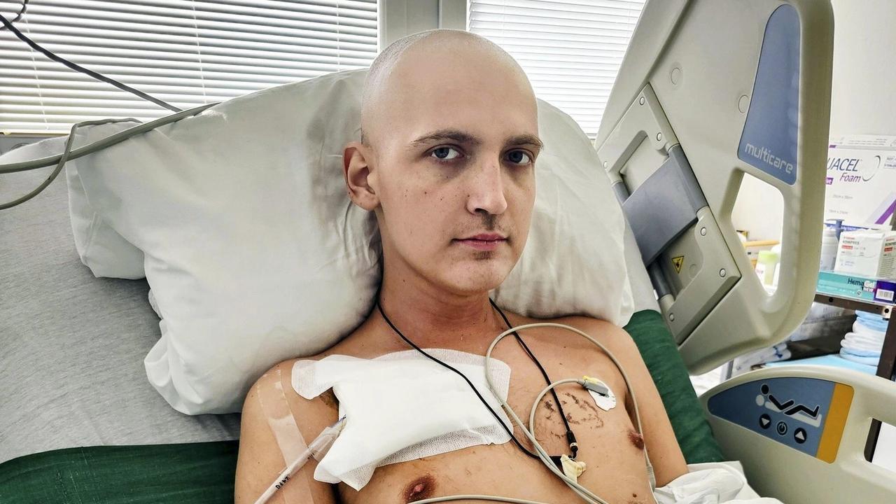 Talentovaný hokejista Matey bojujúci s leukémiou: Po transplantácii prišlo peklo! Stráca pojem o čase