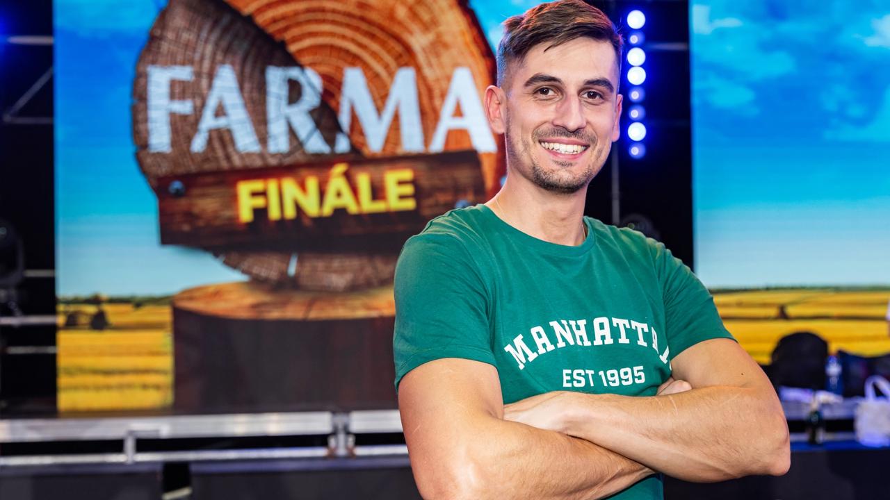 Finále reality show “FARMA 16” v Bratislave. Na záber víťaž Peter Janiga.