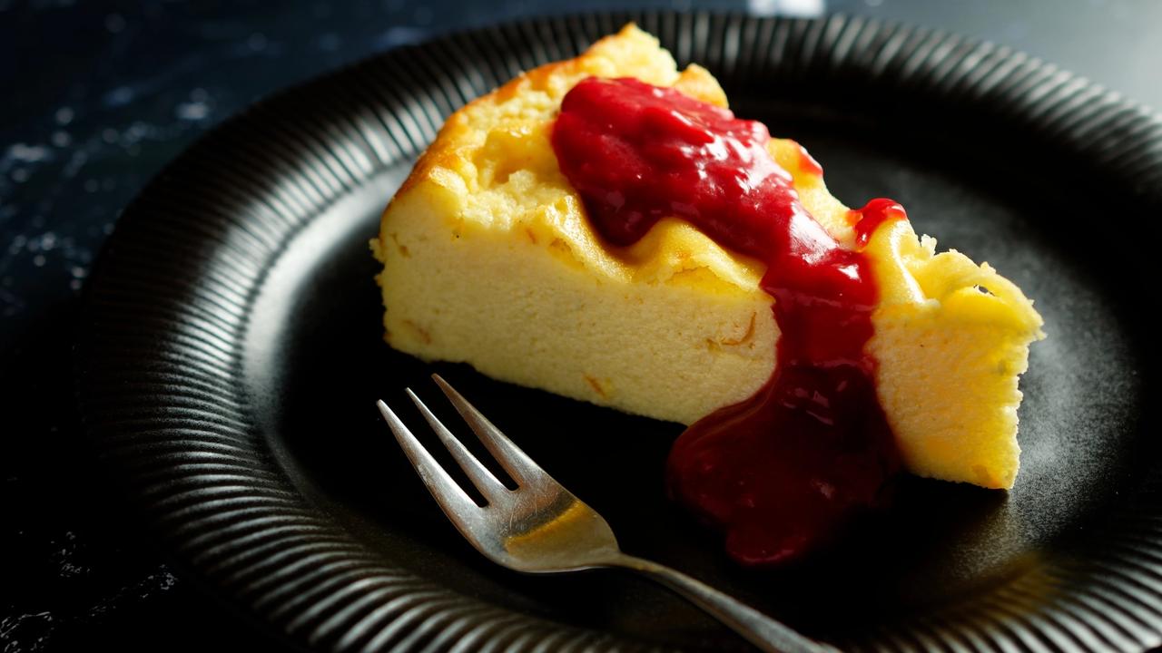 Nízkokalorický KOLÁČ plný bielkovín? Zoznámte sa s odľahčeným TALIANSKYM Migliaccio od mladej foodbloggerky
