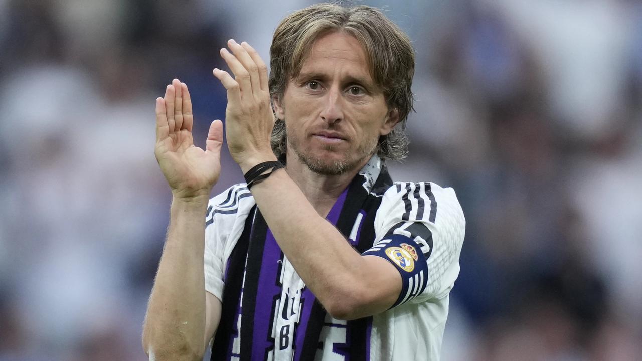 Luka Modrič by mal v najbližších hodinách podpísať kontrakt s AC Miláno.