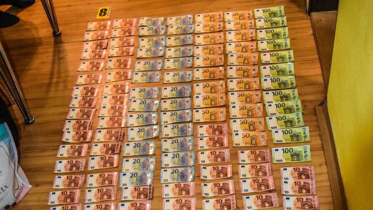 Polícia obvinila muža zo Sečoviec z drogovej trestnej činnosti.