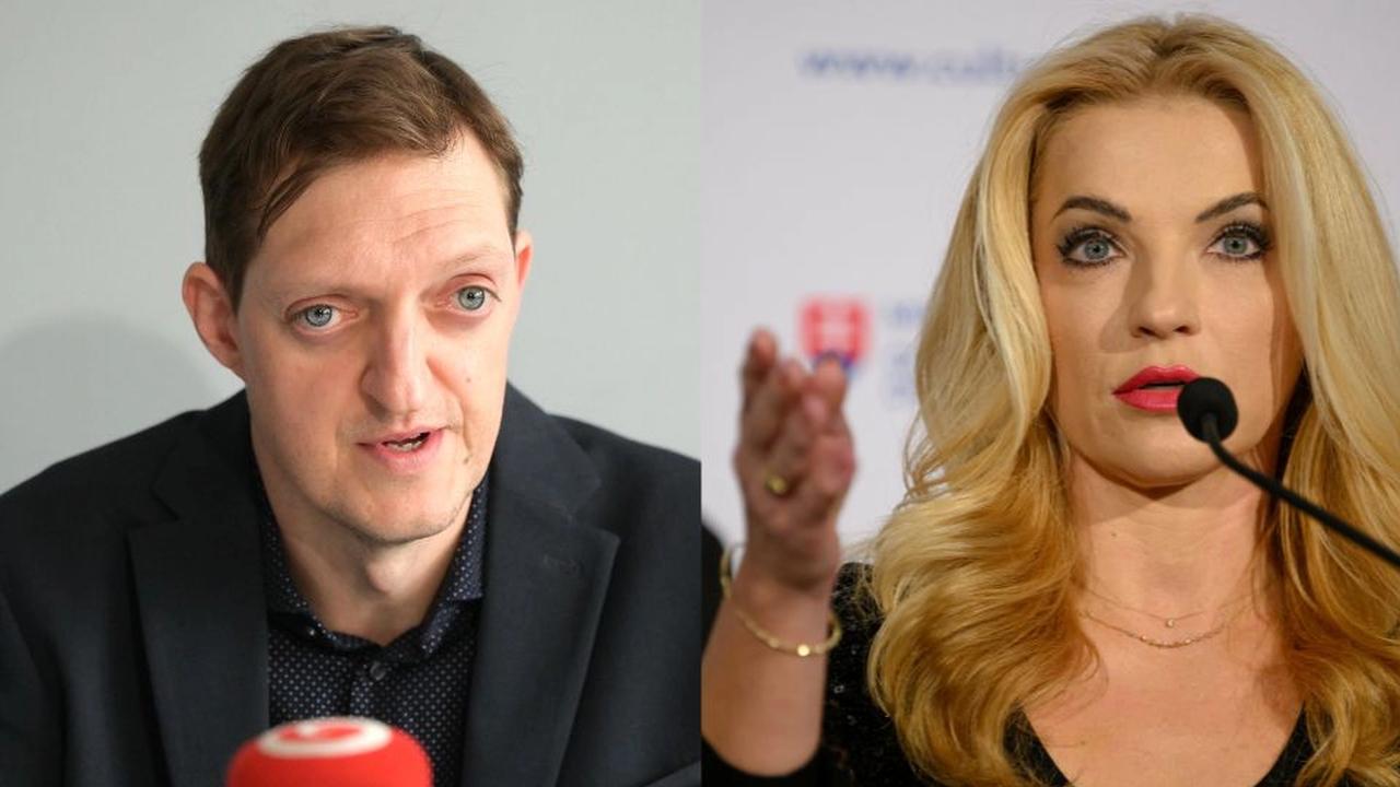 Na kombosníke zľava riaditeľ Fondu na podporu umenia Róbert Špoták a ministerka kultúry Martina Šimkovičová (nom. SNS).