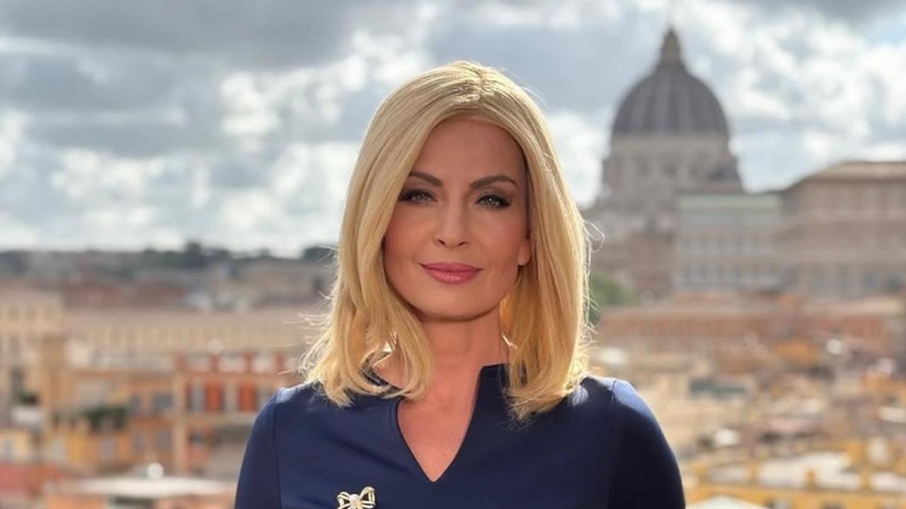 Moderátorka Marianna Ďurianová prinášala informácie priamo z Vatikánu. Diváci však riešili to, či má alebo nemá parochňu.