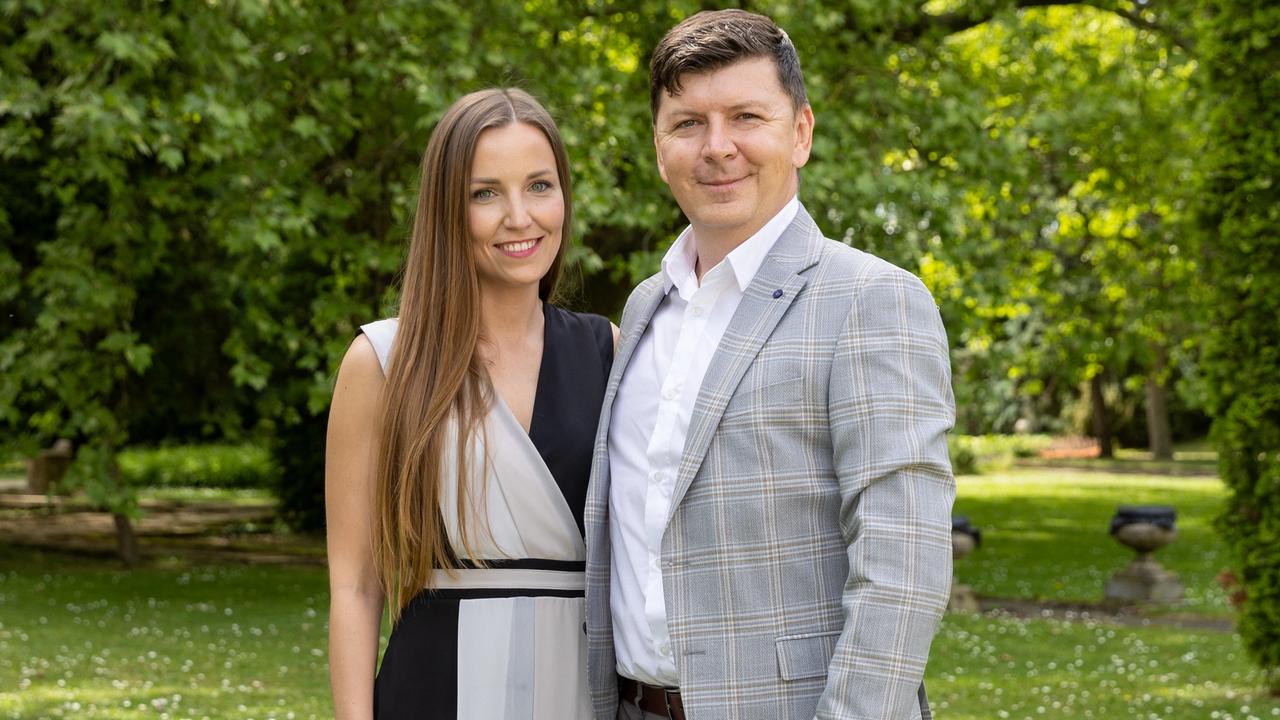 Moderátor Andrej Bičan (50) sa tretíkrát žení. Berie si tridsiatničku Mišku, s ktorou sú spolu už desať rokov.