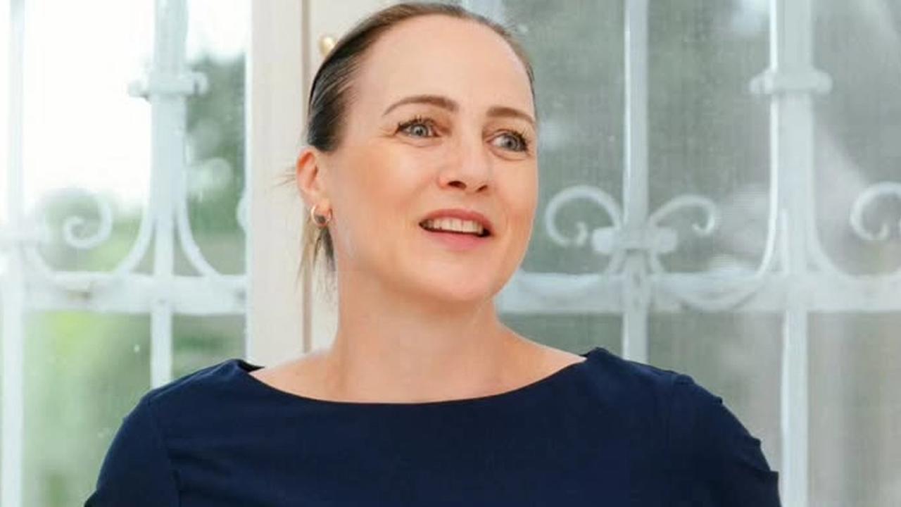 Adriana ako hradná pani. Na koho sa podľa vás podobá?