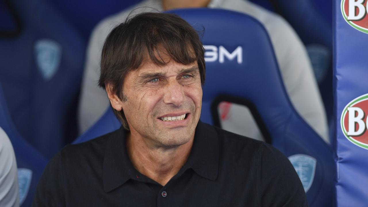 WA 45 Empoli - Tréner Neapolu Antonio Conte reaguje počas zápasu talianskej futbalovej Serie A FC Empoli - SSC Neapol v Empoli v nedeľu 20. októbra 2024. FOTO TASR/AP

Napoli's head coach Antonio Conte looks on during the Serie A soccer match between Empoli and Napoli at Carlo Catellani Stadium, Sunday Oct. 20, 2024. (LaPresse via AP)