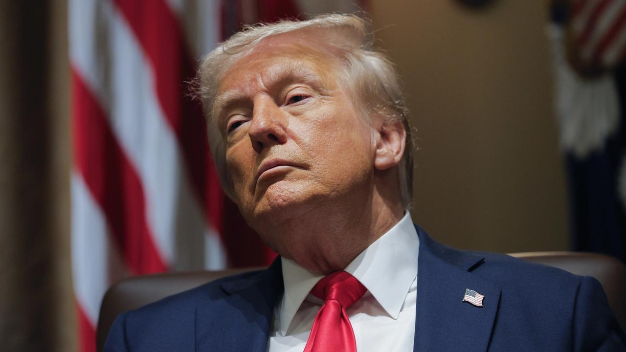 Rast americkej ekonomiky sa môže spomaliť, ak centrálna banka okamžite nepristúpi k zníženiu úrokových sadzieb. Vyhlásil to v pondelok americký prezident Donald Trump, ktorý tak opätovne skritizoval šéfa Federálneho rezervného systému (Fed) Jeroma Powella.