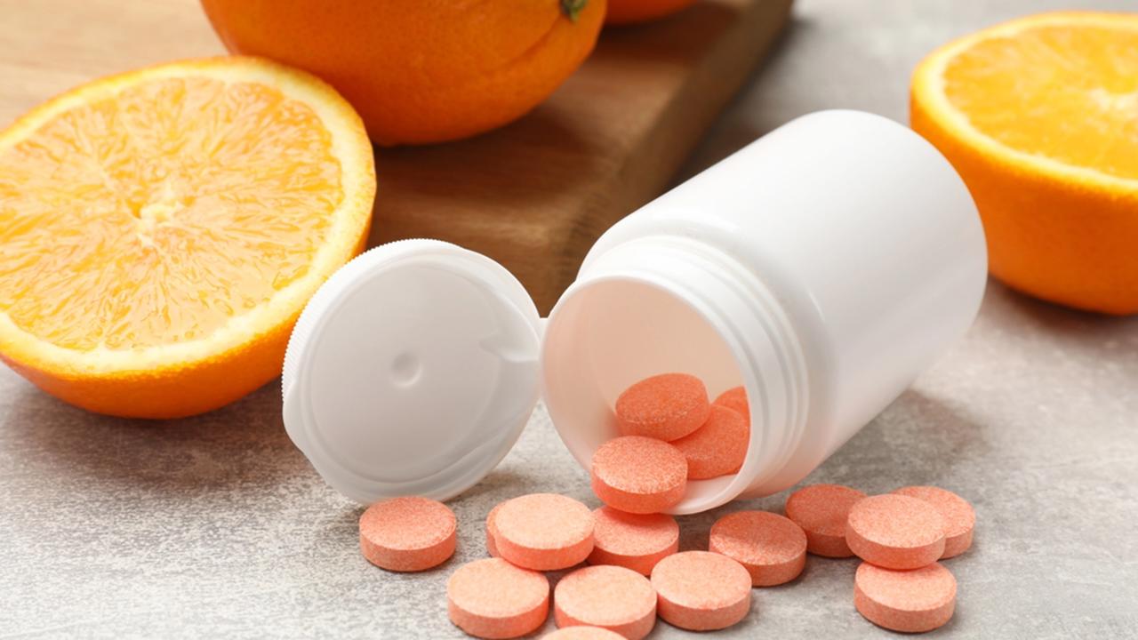 Zistite, ktorý vitamín C podľa farmaceutky telo najlepšie využije a načo sú infúzie céčka