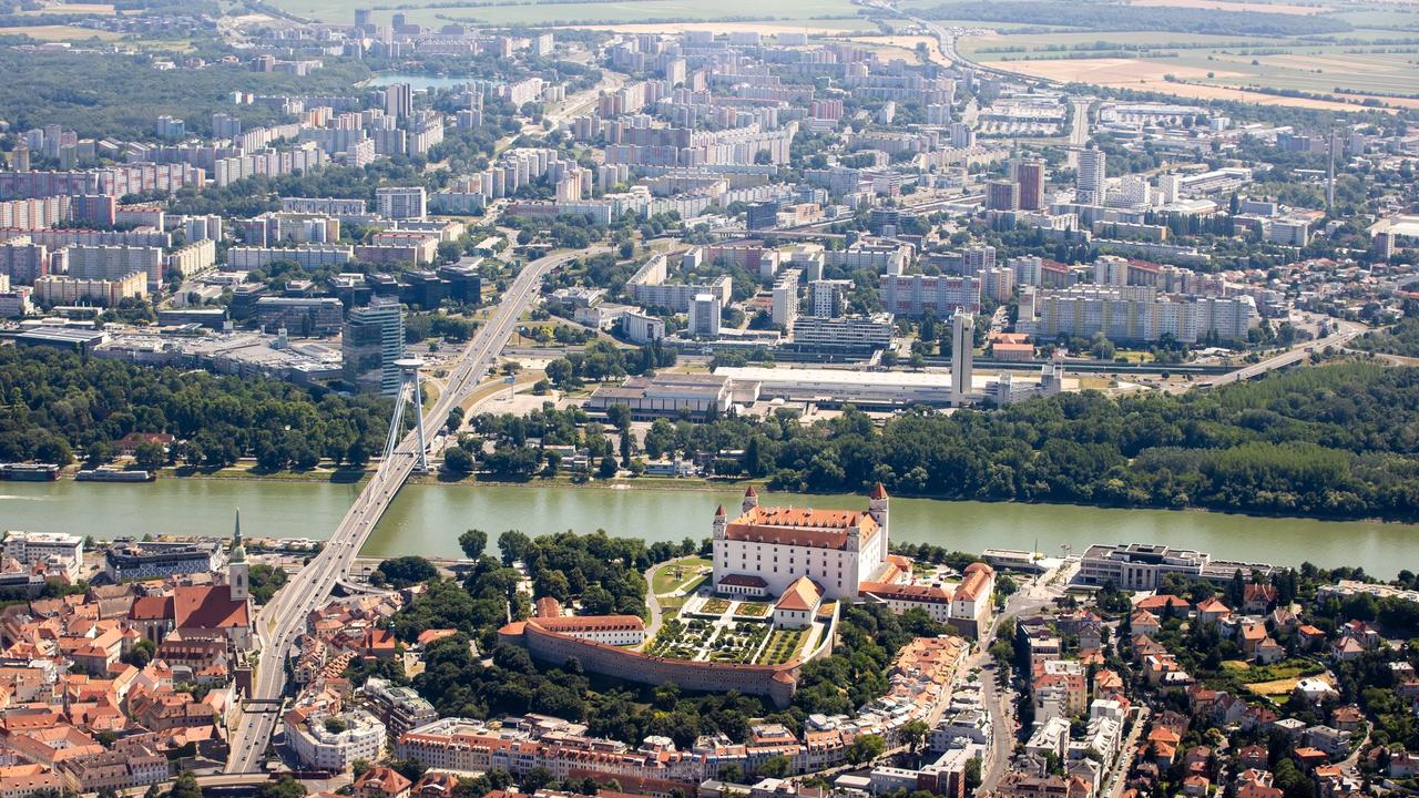V Dúbravke začnú v sobotu s opravou frekventovanej križovatky. Ilustračné foto.