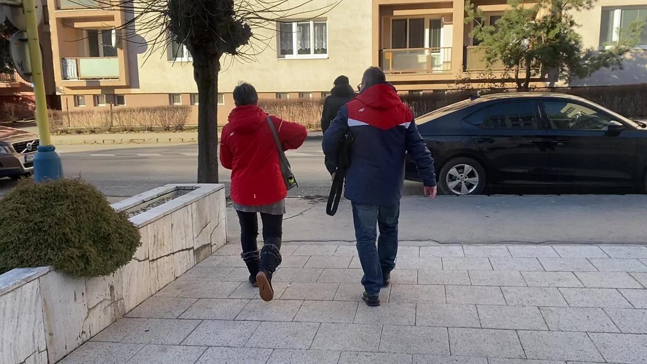 Záhadná SMRŤ Michala (†29) v byte v Prešove: Jeho mama s manželom odchádzajú zo súdu