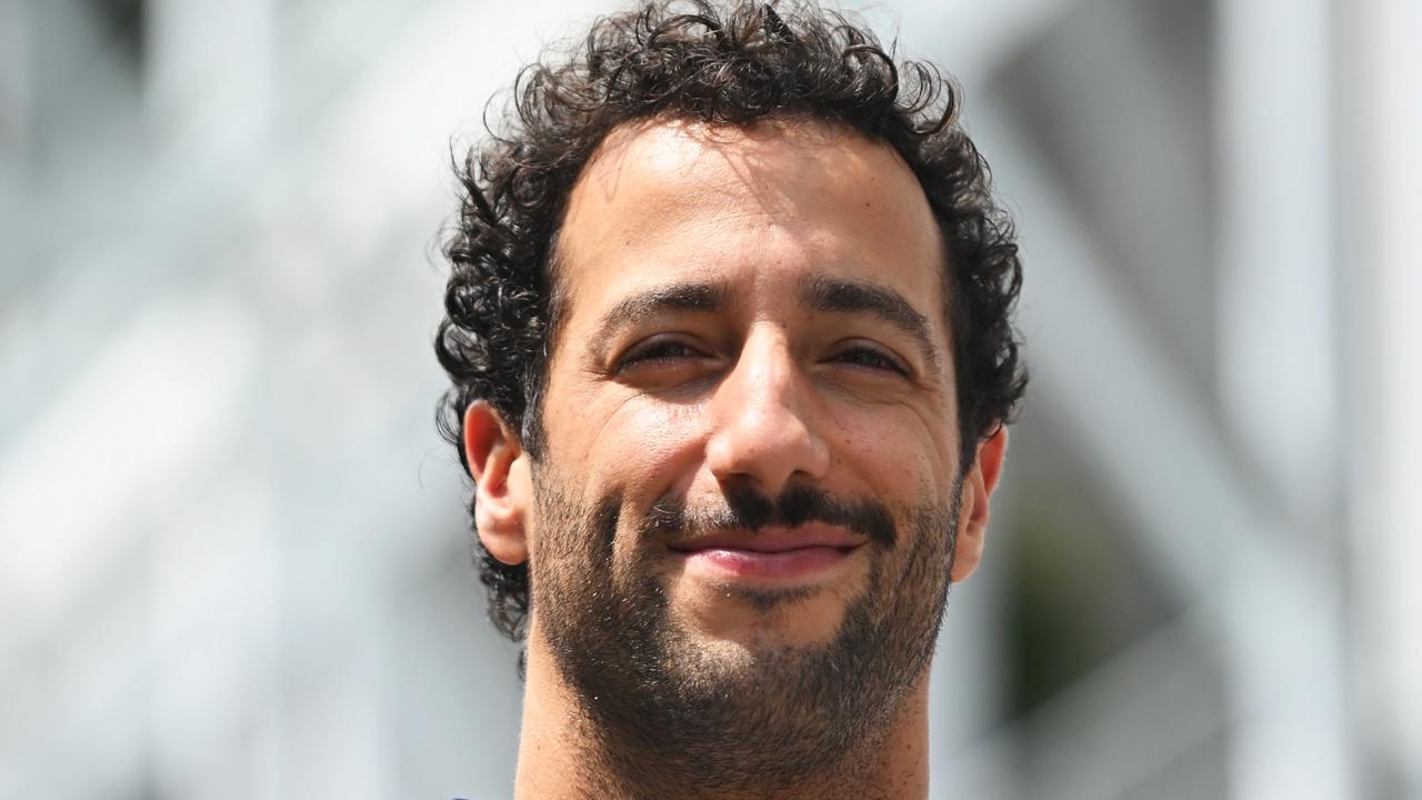 Daniel Ricciardo vlani na VC Singapuru.