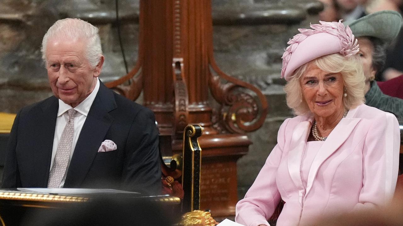 Plánovaná štátna návšteva britského kráľa Karola III. a kráľovnej Camilly vo Vatikáne bola "po vzájomnej dohode" odložená na základe odporúčania lekárov, uviedol v utorok Buckinghamský palác.