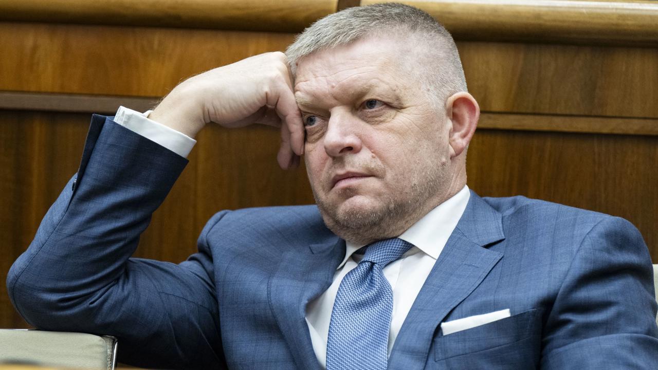 Na snímke premiér SR Robert Fico (Smer-SD) počas hlasovania o schválení rozpočtu v rámci 23. schôdze NR SR 3. decembra 2024 v Bratislave. Poslanci Národnej rady (NR) SR v utorok dopoludnia pokračujú v riadnej 23. schôdzi. Hlasovať by mali aj o návrhu rozpočtu na budúci rok. FOTO TASR - Jakub Kotian