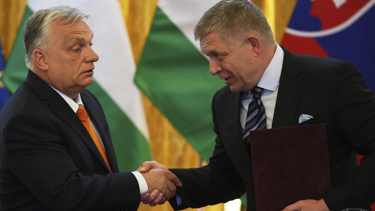 Slovenský premiér Robert Fico (Smer-SD) a predseda vlády Maďarska Viktor Orbán.