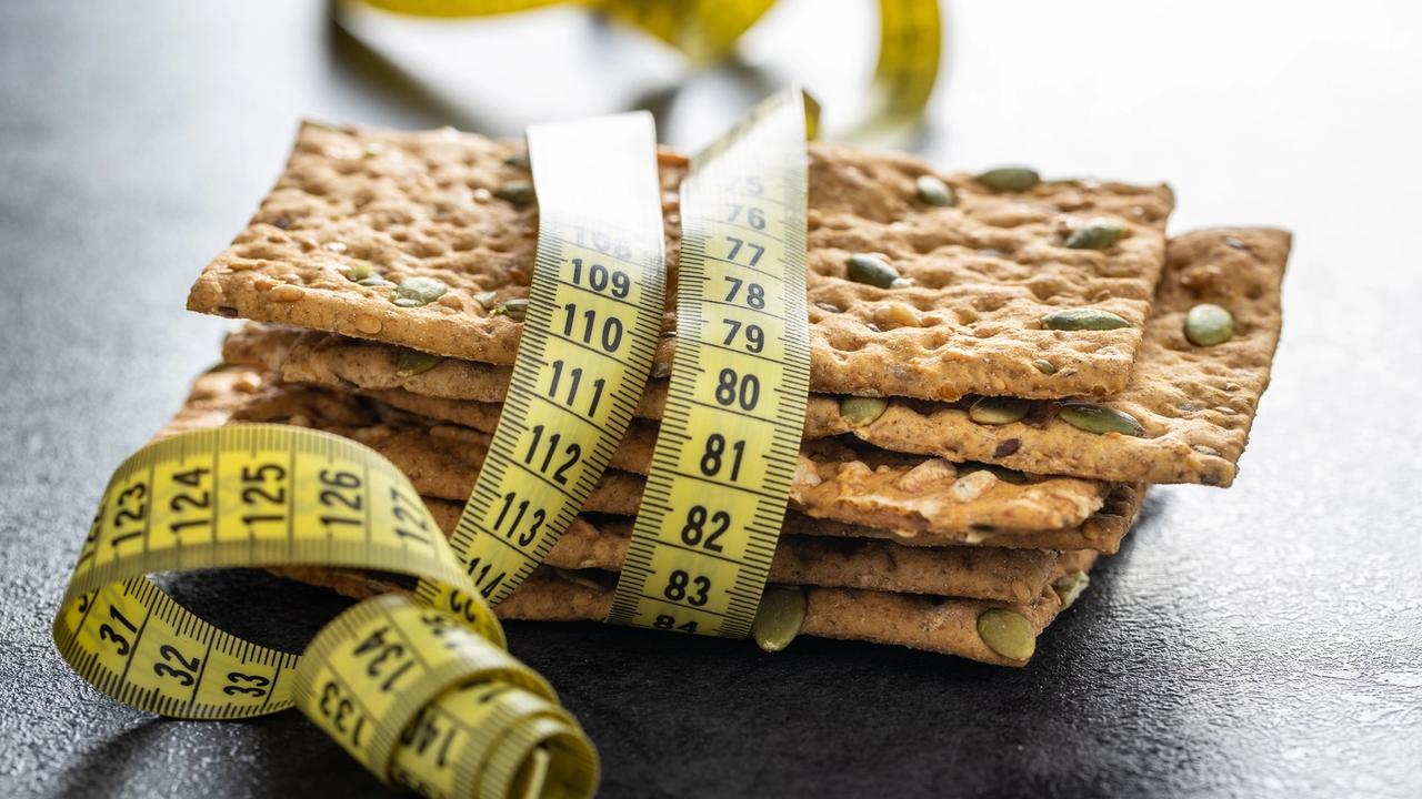 Musíte kvôli diéte obmedziť CHLIEB? Existujú skvelé NÁHRADY, ktoré vás zasýtia, aj ručička na váhe poteší. Vyskúšajte TIETO dobroty