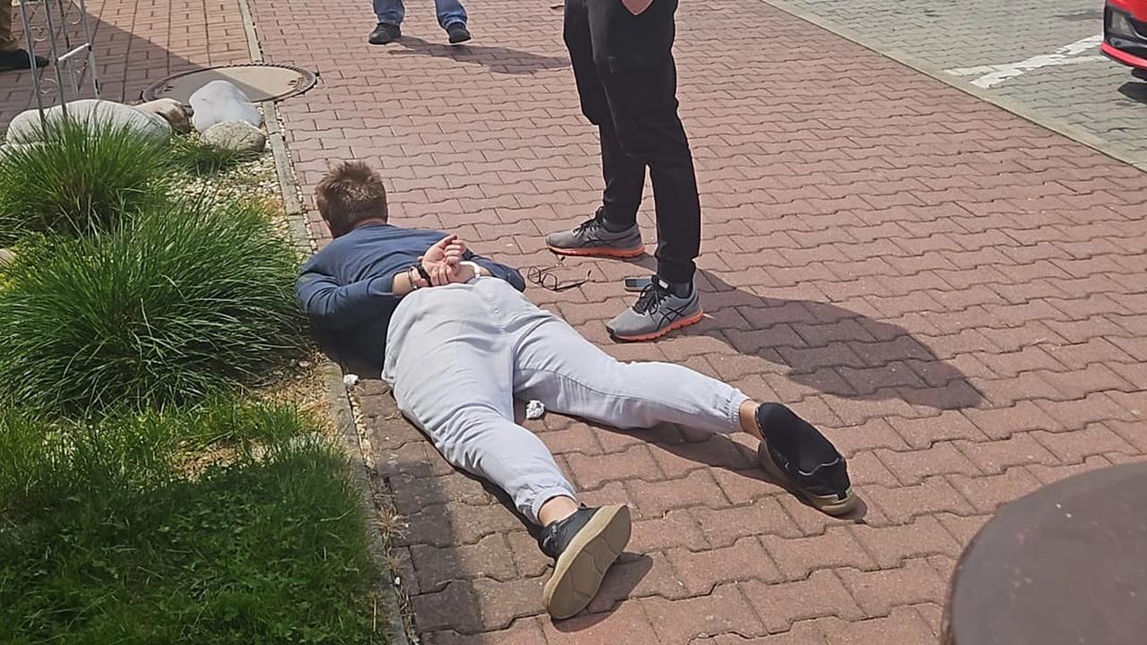 Muža zatkla polícia na diaľničnom odpočívadle.