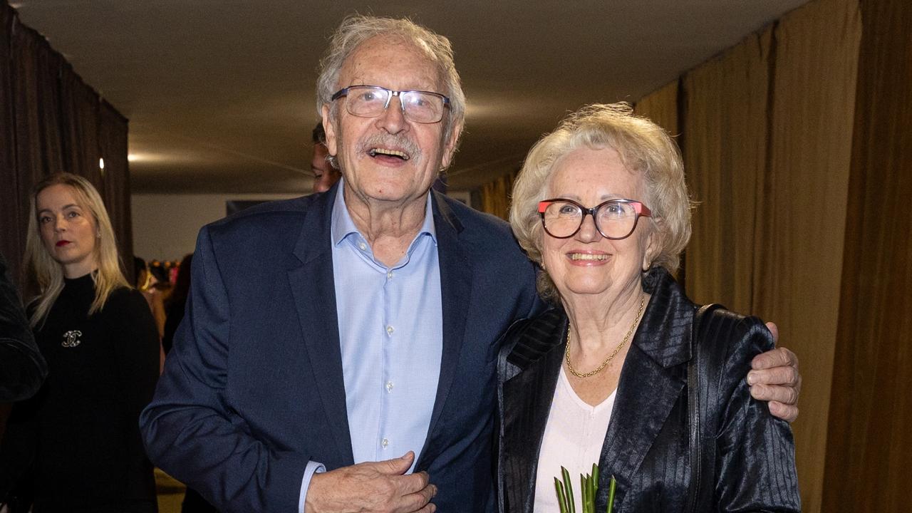 Módna prehliadka Lýdie Eckhardt v STARS auditorium v Bratislave. Na snímke Fantišek Kovár s manželkou Danielou.