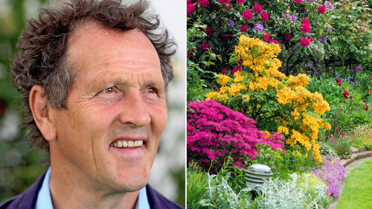 Záhradník Monty Don je odborník vo svojom fachu.