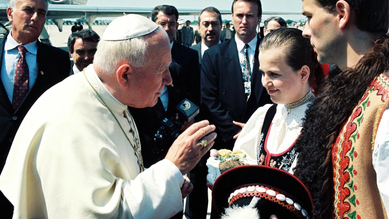 TASR vydáva sériu archívnych fotografií pri príležitosti 25. výročia samostatnosti Slovenskej republiky.