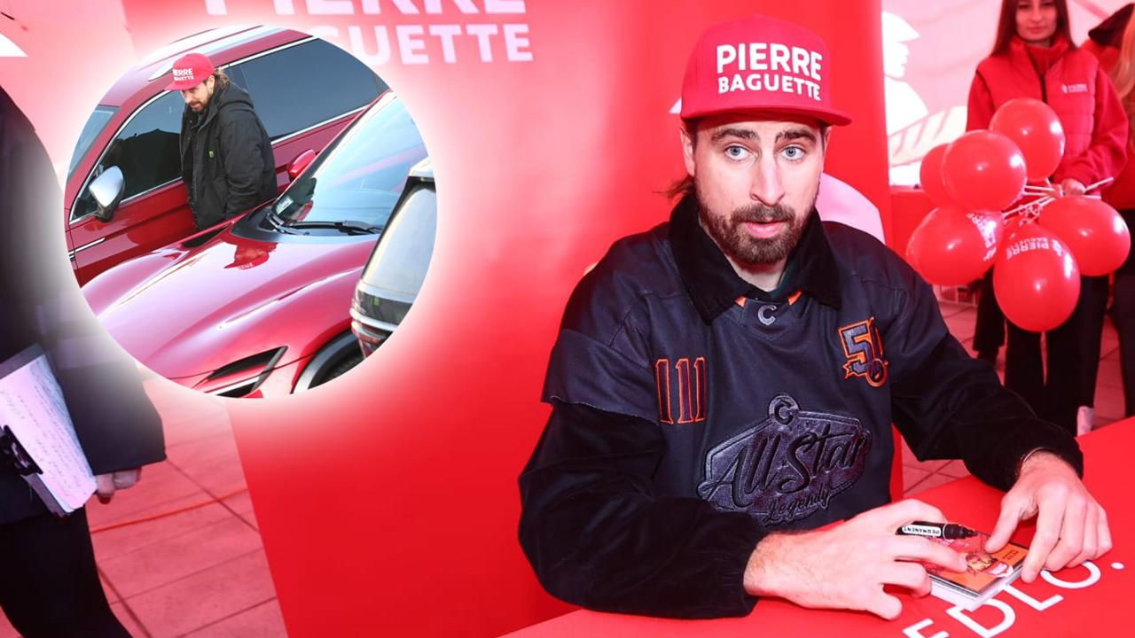 Sagan na zápase hokejových legiend: Dofrčal na Ferrari!