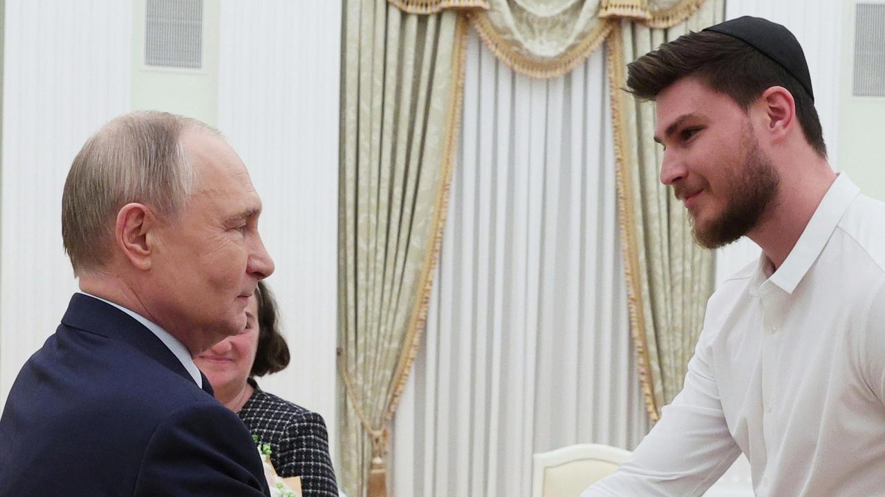 Ruský prezident Vladimir Putin (vľavo) a Alexander Troufanov