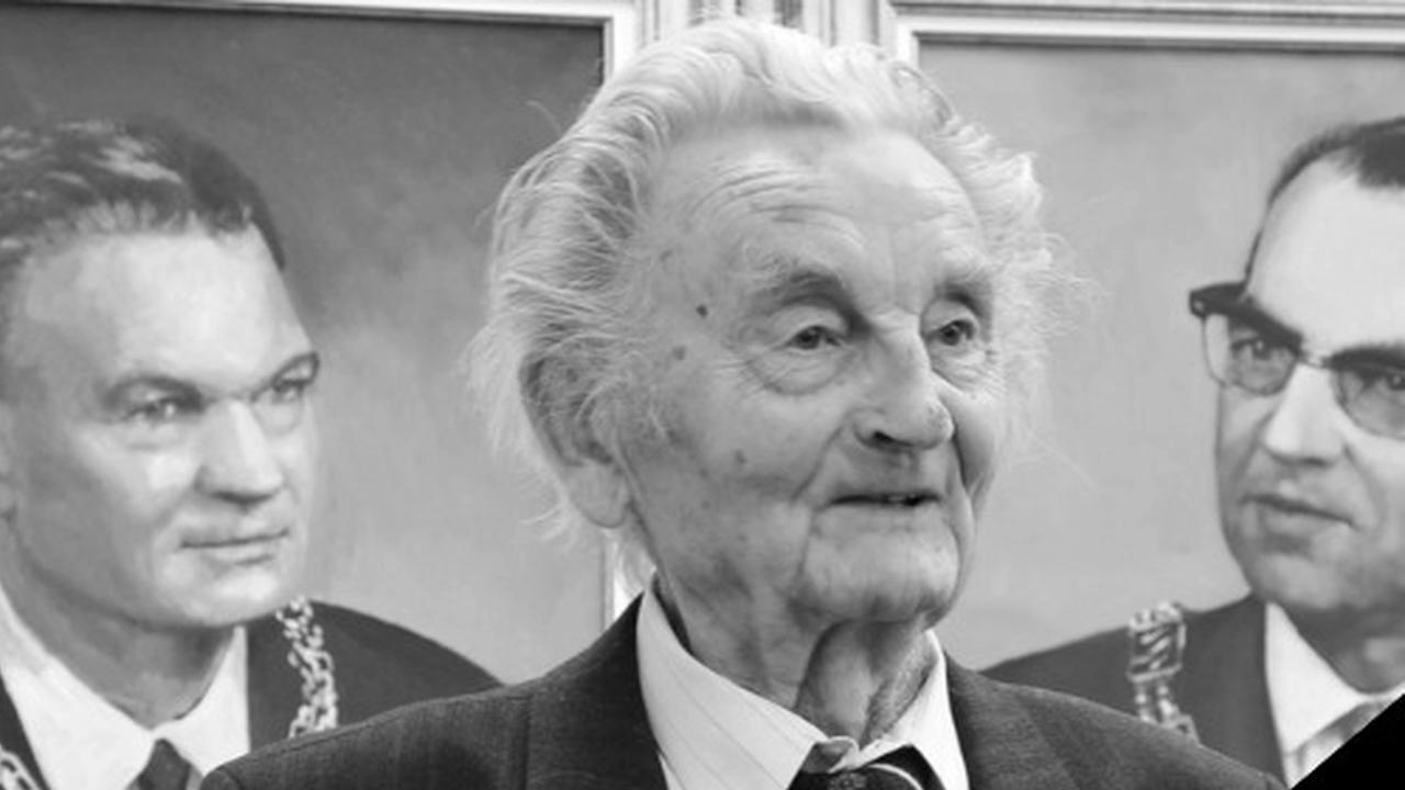 Vo veku 96 rokov zomrel Ján Pleva, emeritný profesor Univerzity veterinárskeho lekárstva a farmácie (UVLF) v Košiciach. Mal veľkú zásluhu na vzniku a formovaní študijného odboru hygiena potravín a v minulosti stál na čele veterinárnej služby na Slovensku. O jeho úmrtí z piatka (23. 5.) informovala hovorkyňa UVLF Zuzana Bobriková.