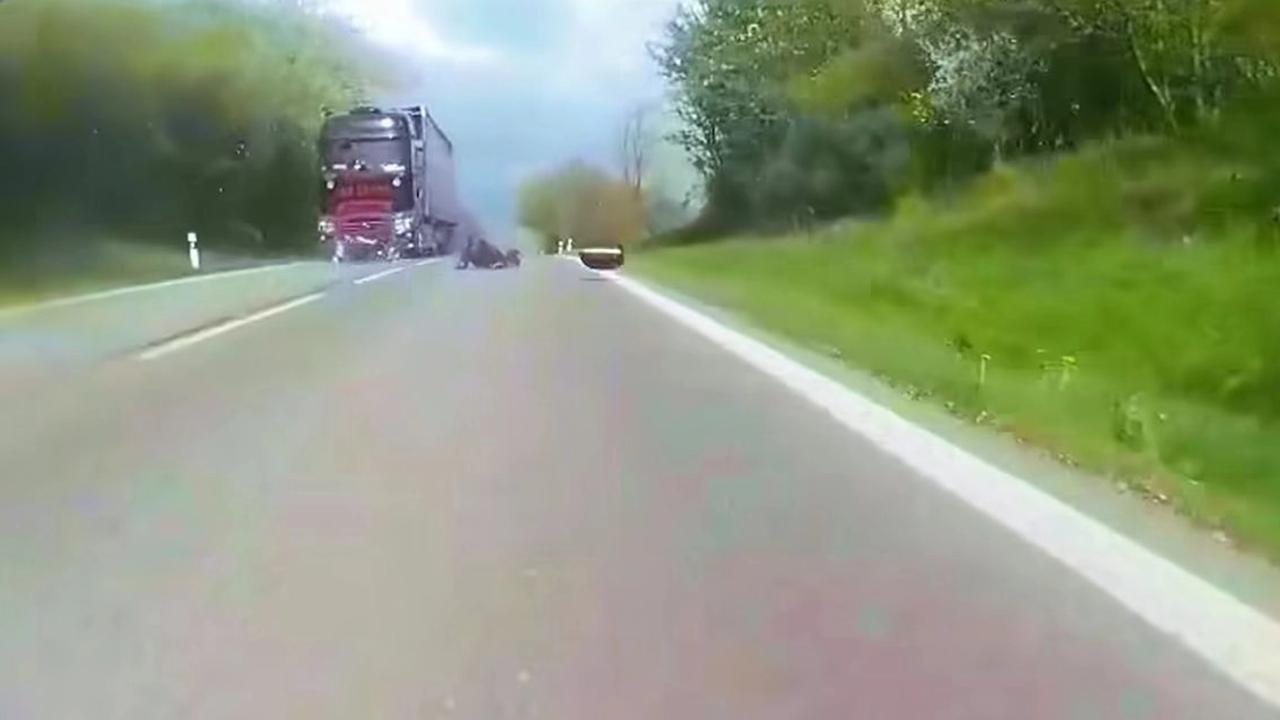 Motorkár sa zrazil so zverou.