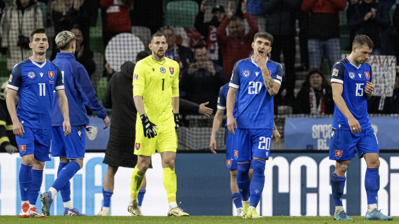 Slovenskí futbalisti po prehre v odvetnom zápase play off o postup do B-divízie Ligy národov Slovinsko - Slovensko.