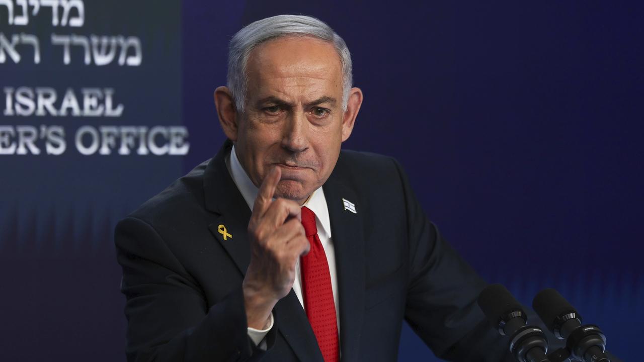 WA 43 Jeruzalem - Izraelský premiér Benjamin Netanjahu gestikuluje počas tlačovej konferencie v Jeruzaleme v stredu 21. mája 2025. FOTO TASR/AP 


 Israeli Prime Minister Benjamin Netanyahu speaks during a press conference in Jerusalem, Wednesday, May 21, 2025. (Ronen Zvulun/Pool Photo via AP)