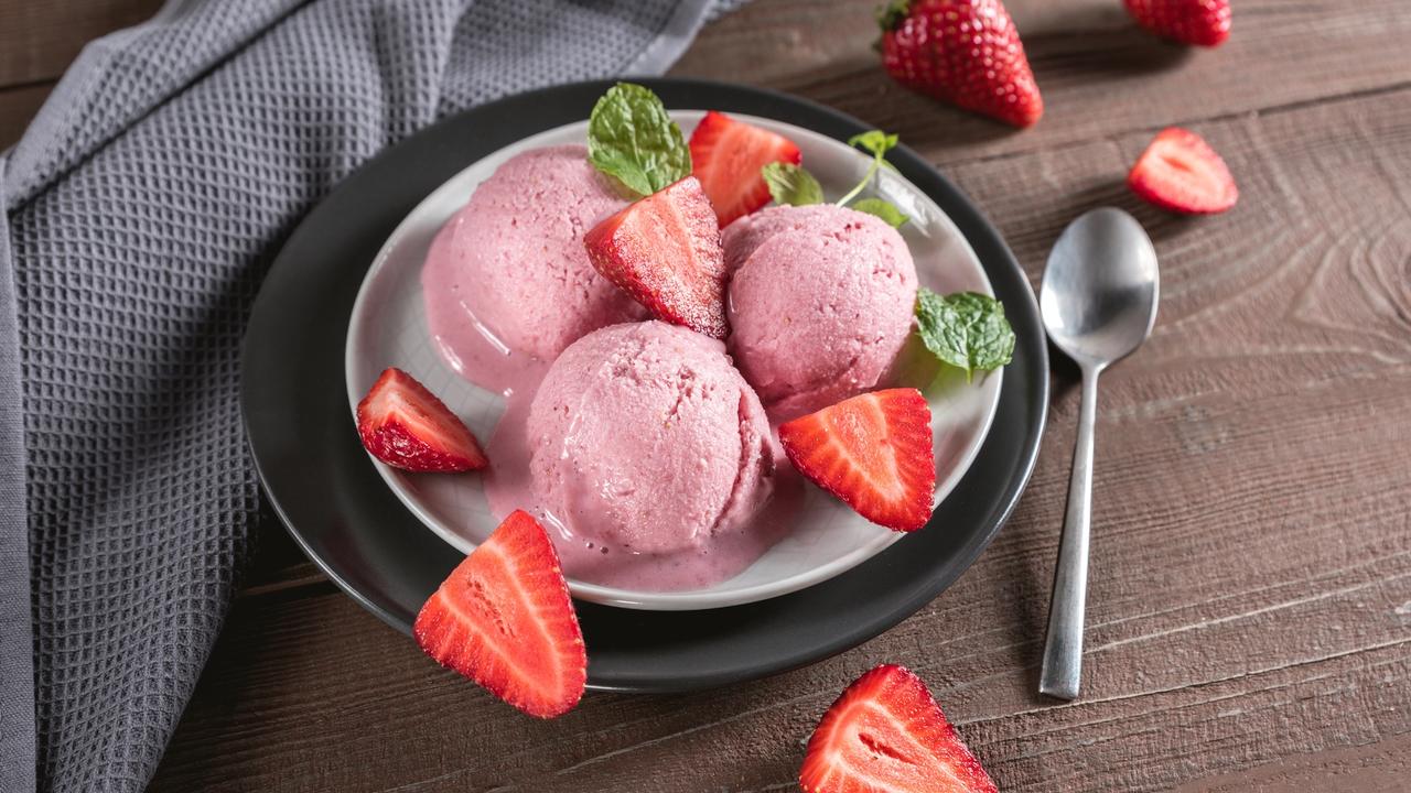 Najlepší recept na domácu jahodovú zmrzlinu, z ktorej nepriberiete ani gram!