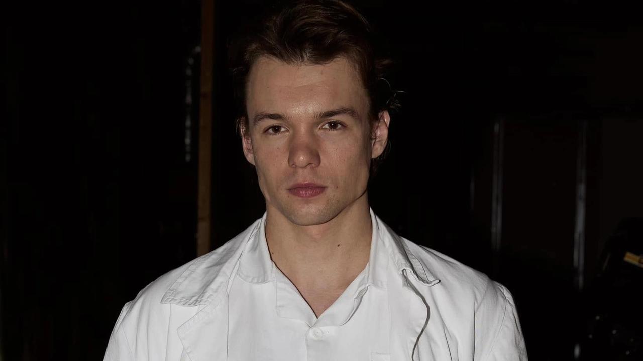 Jakub Švec ako šarmantný detský chirurg Igor Valent v Sľube.