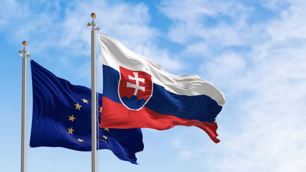 Vlajka Slovenska a Európskej únie. (Ilustračné foto)