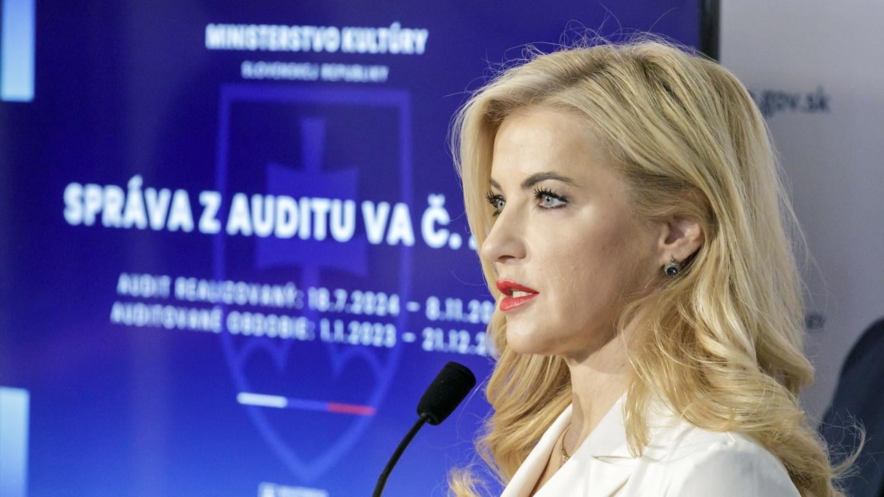 Na snímke ministerka kultúry SR Martina Šimkovičová (nominantka SNS) počas tlačovej konferencie k výsledkom auditu v Slovenskej národnej galérii (SNG) v Bratislave v stredu 11. decembra 2024. FOTO TASR - Dano Veselský