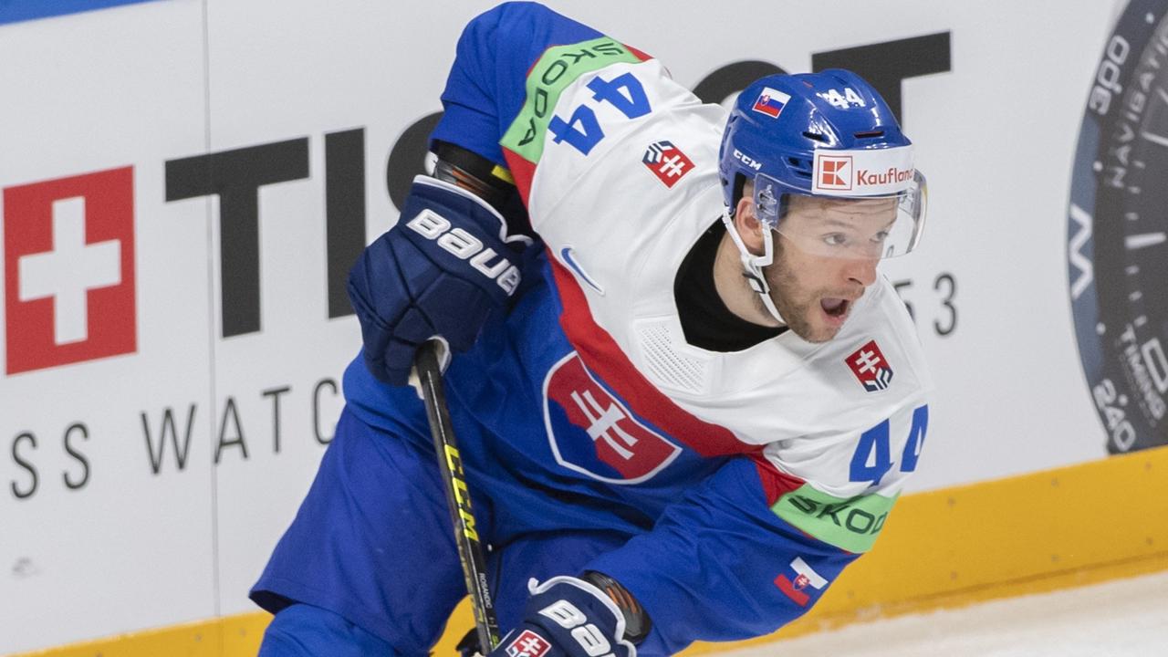 Slovenský hokejista Mislav Rosandič (29) sa po sezóne v KHL, vrátil na Slovensko.