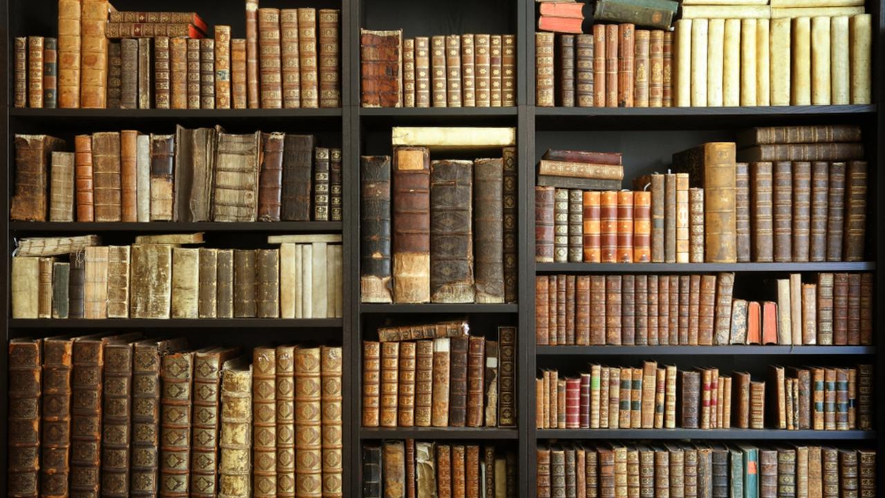 Old,Books,On,Wooden,Shelf