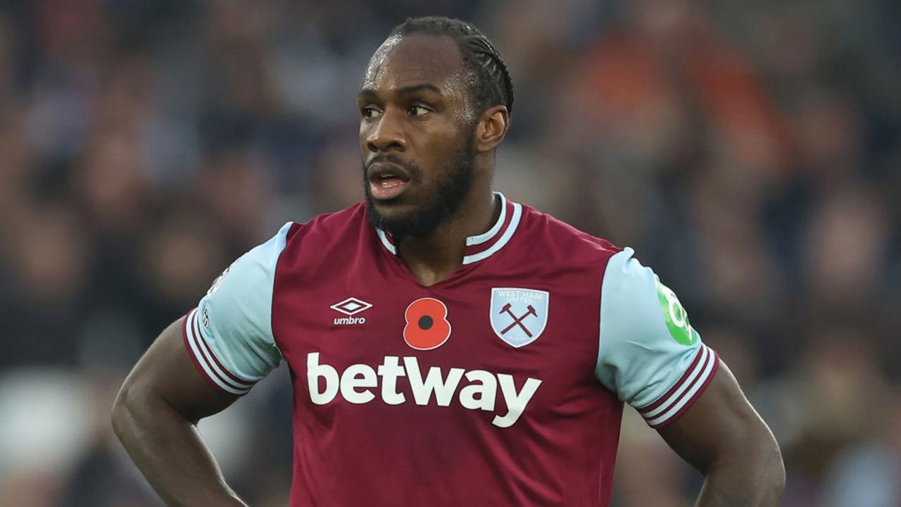 LONDON, ENGLAND - NOVEMBER 09: Michail Antonio of West Ham  United  during the Premier League match between West Ham United FC and Everton FC at London Stadium on November 09, 2024 in London, England. (Photo by Richard Pelham/Getty Images)