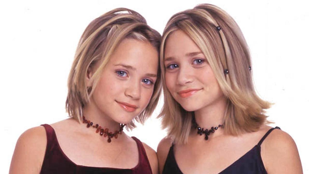 382088 03: Mary-Kate and Ashley Olsen are launching a pocket planner designed specifically for girls, November 2000. (Photo by Newsmakers)