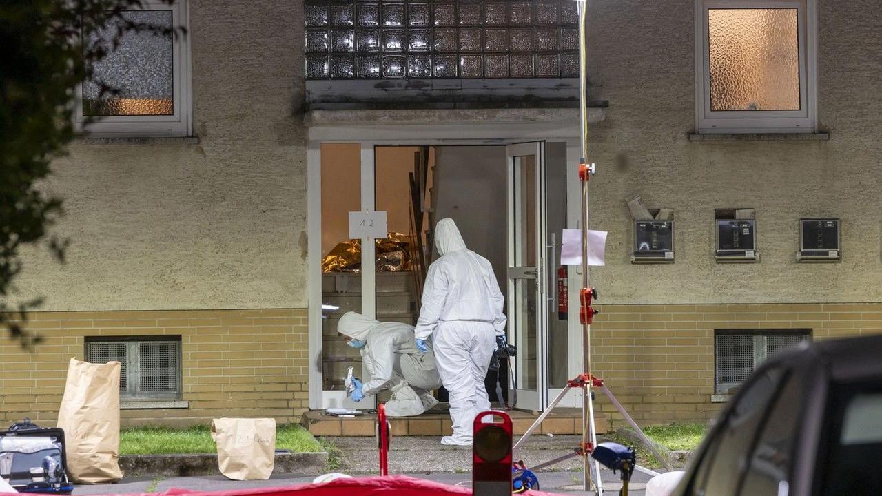 Strelec na ulici chladnokrvne zavraždil dvoch ľudí a ušiel.