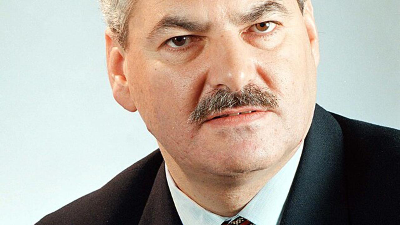 Zomrel Frank Farský.