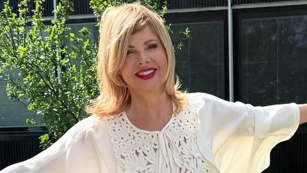 Soňa Müllerová predviedla nádhernú kombináciu krémovej bohémskej blúzky a širokých bielych džínsov. Výsledok je ležérne elegantný a veľmi šik!