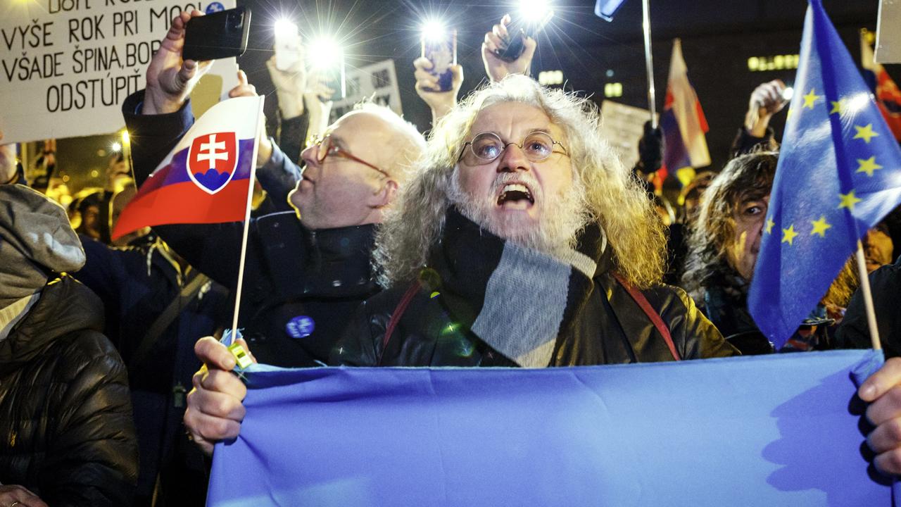 Protestné zhromaždenie na bratislavskom Námestí slobody organizované občianskym združením Mier Ukrajine. 