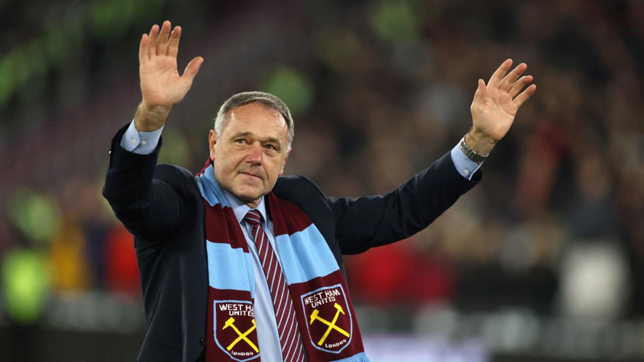 LONDON, ENGLAND - DECEMBER 29: Ludek Miklosko, former West Ham United goalkeeper, acknowledges the fans prior to the Premier League match between West Ham United FC and Liverpool FC at London Stadium on December 29, 2024 in London, England. (Photo by Richard Pelham/Getty Images)