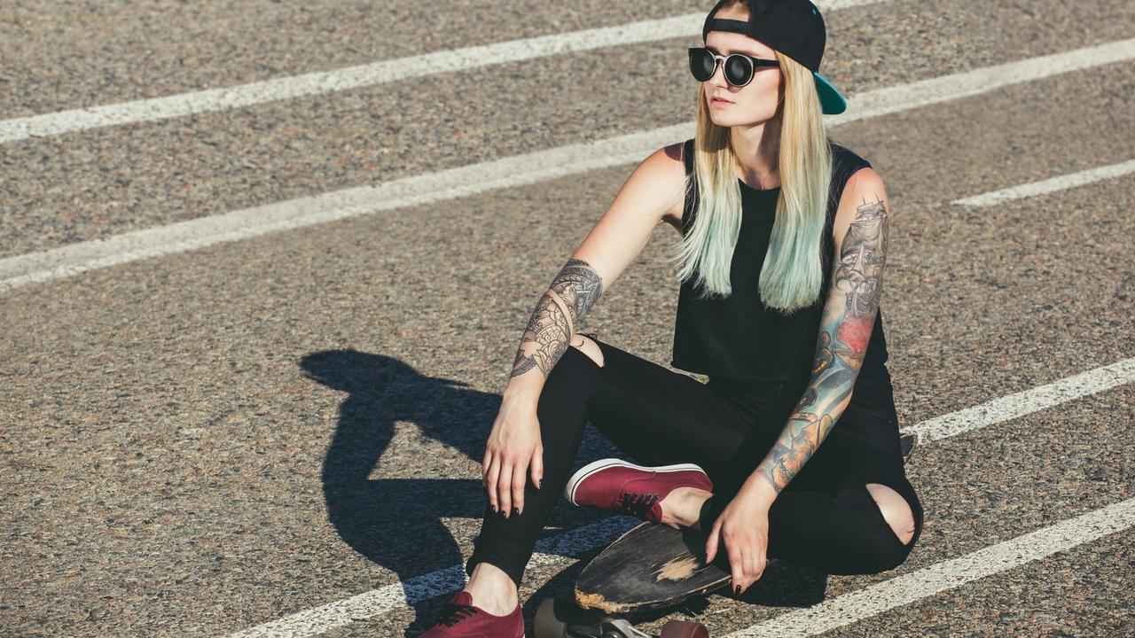 Tetovanie, piercing, vulgarizmy: Kočky, a vy si fakt myslíte, že ste trendy a vyzeráte fantasticky?! Takto to vidia SKUTOČNÍ muži