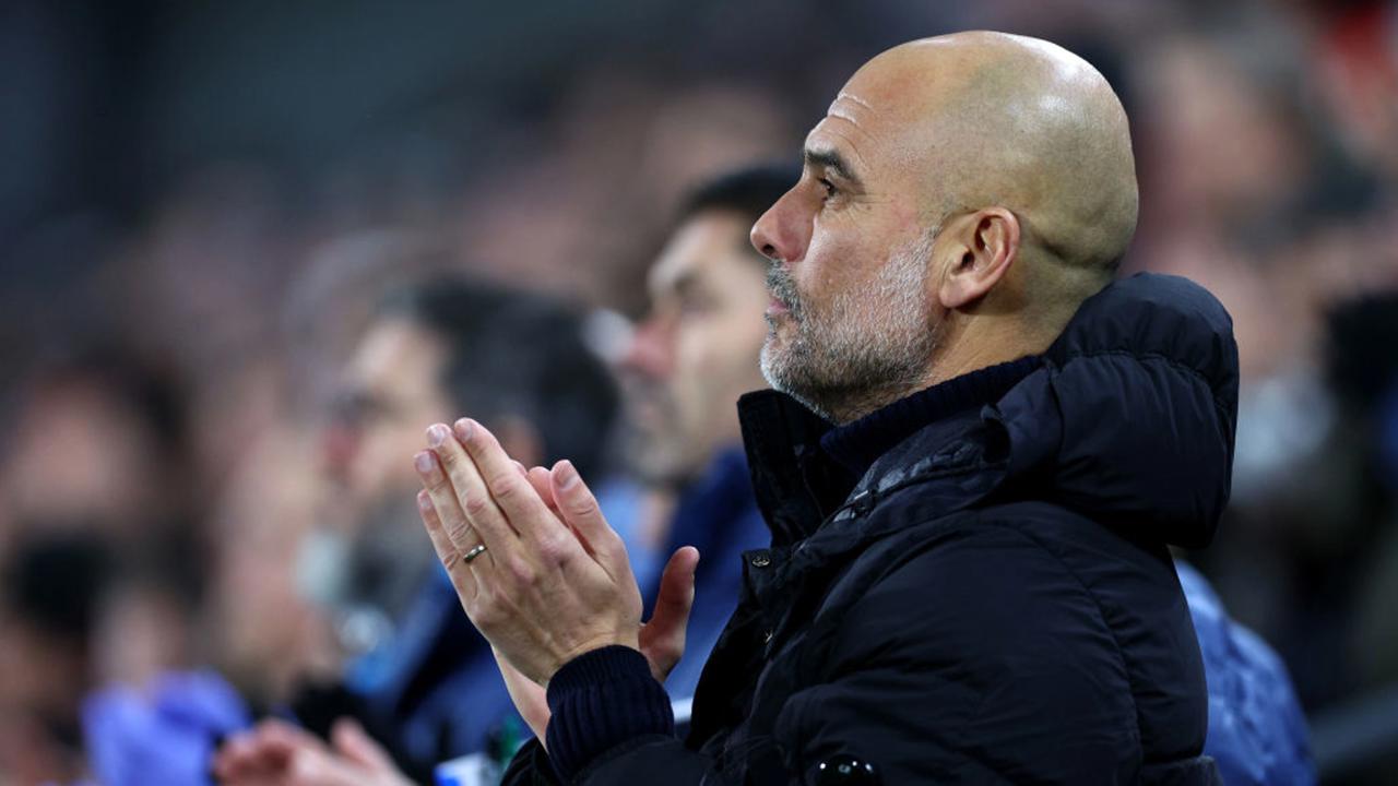 BRENTFORD, ENGLAND - JANUARY 14: Pep Guardiola, Manager of Manchester City, gestures prior to the Premier League match between Brentford FC and Manchester City FC at Gtech Community Stadium on January 14, 2025 in Brentford, England. (Photo by Clive Rose/Getty Images)