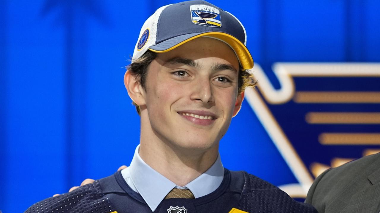 Dalibor Dvorský počas draftu NHL.