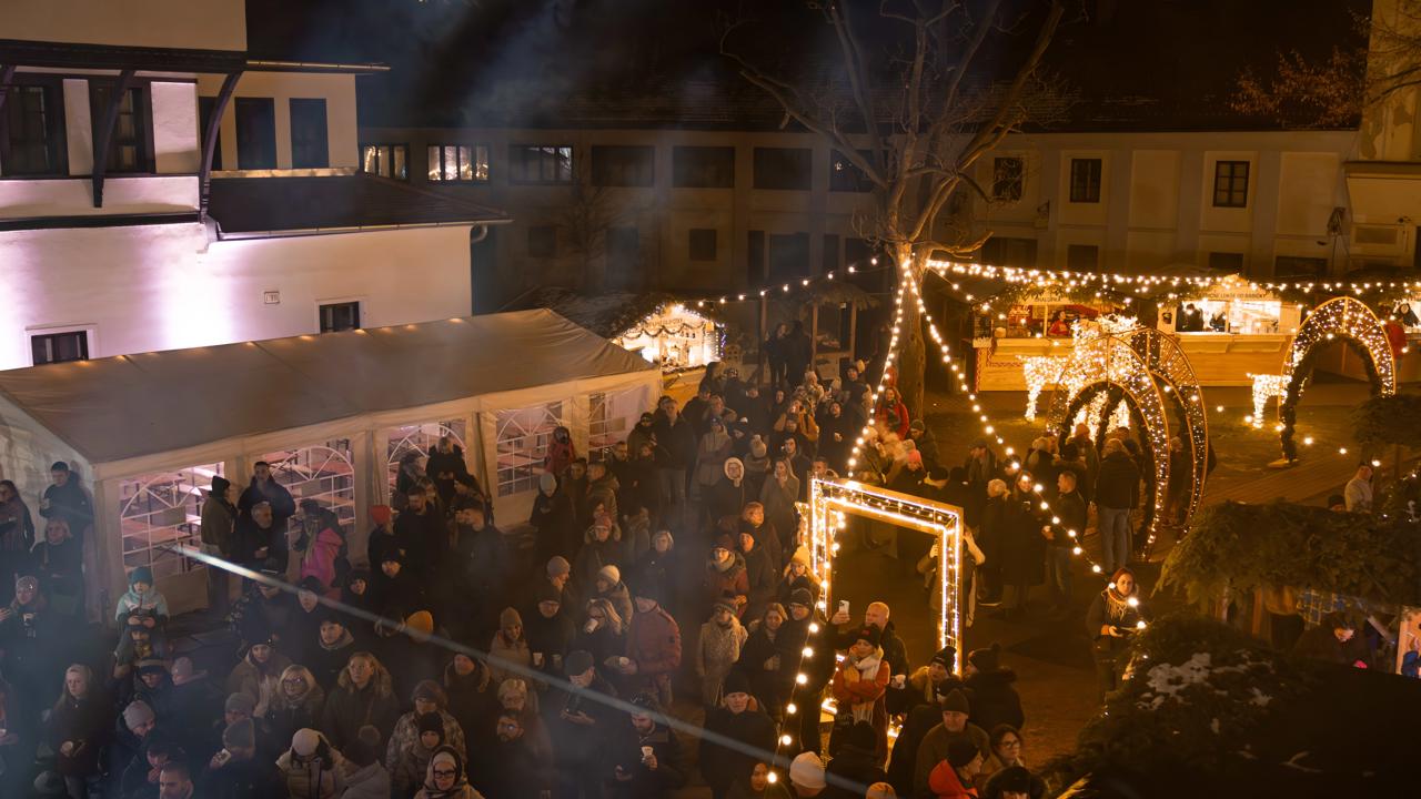 Prvé Župné vianočné trhy v Katovej bašte