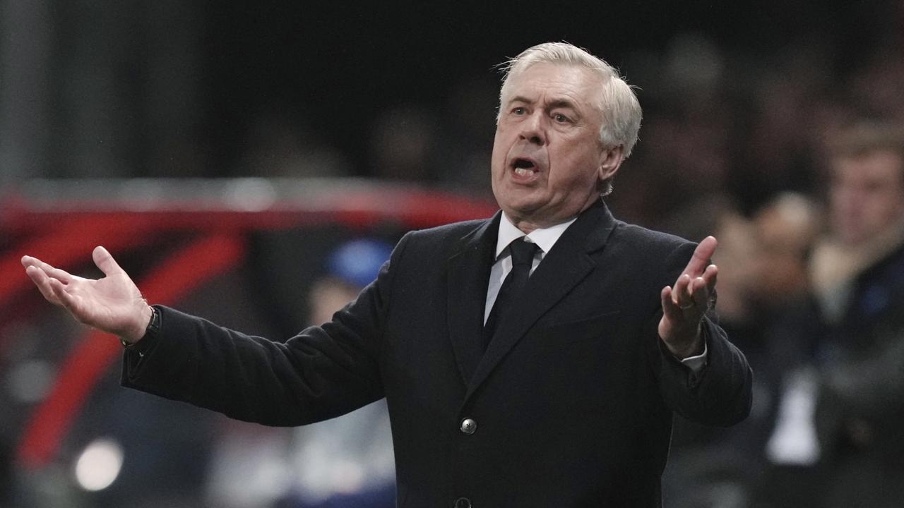 WA 93 Guingamp - Tréner Realu Madrid Carlo Ancelotti reaguje v zápase záverečného 8. kola ligovej fázy Ligy majstrov  Stade Brest - Real Madrid v Guingampe v stredu 29. januára 2025. FOTO TASR/AP 


Real Madrid's head coach Carlo Ancelotti reacts during the Champions League opening phase soccer match between Brest and Real Madrid at Roudourou stadium in Guingamp, France, Wednesday, Jan. 29, 2025. (AP Photo/Thibault Camus)