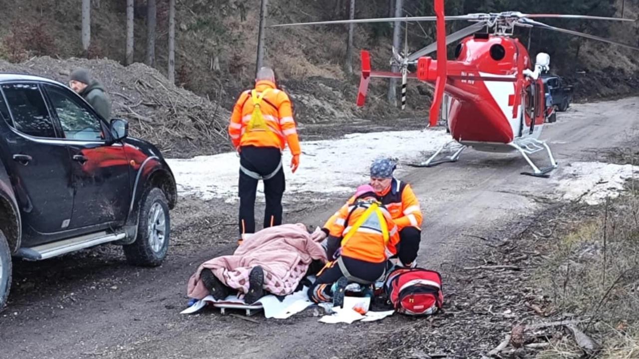 Tridsaťdeväťročný muž bol prevezený Vrtuľníkovou záchrannou zdravotnou službou do zdravotníckeho zariadenia