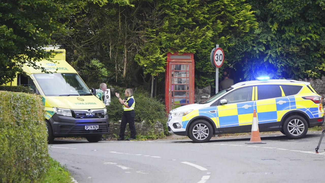 Británia: Nehoda školského autobusu si vyžiadala jednu obeť a 2 vážne zranených